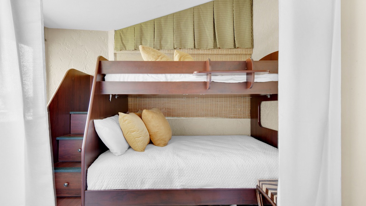 Photo of Bedroom in Holiday Isle