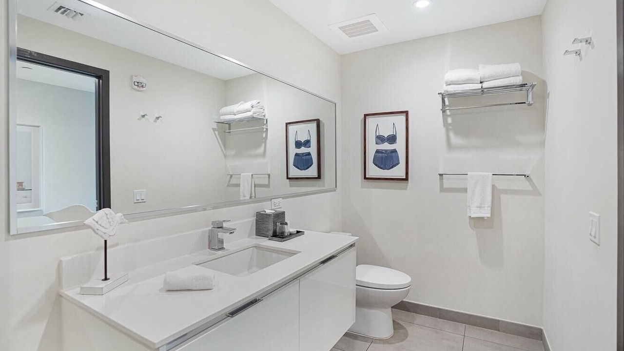 Photo of Bathroom in Hollywood