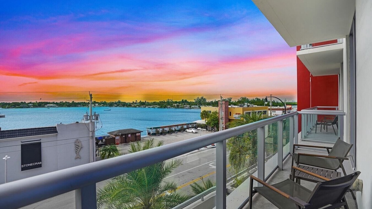 Photo of Outdoor in Hollywood