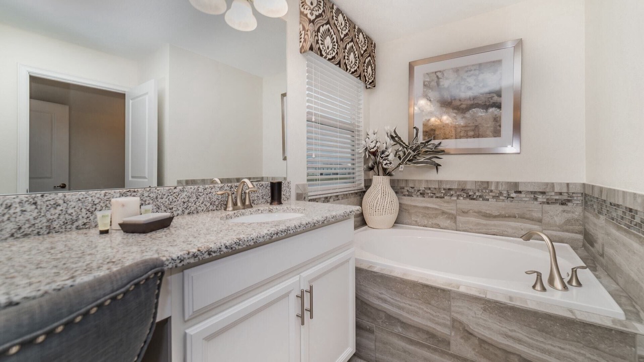 Photo of Bathroom in Bay Lake