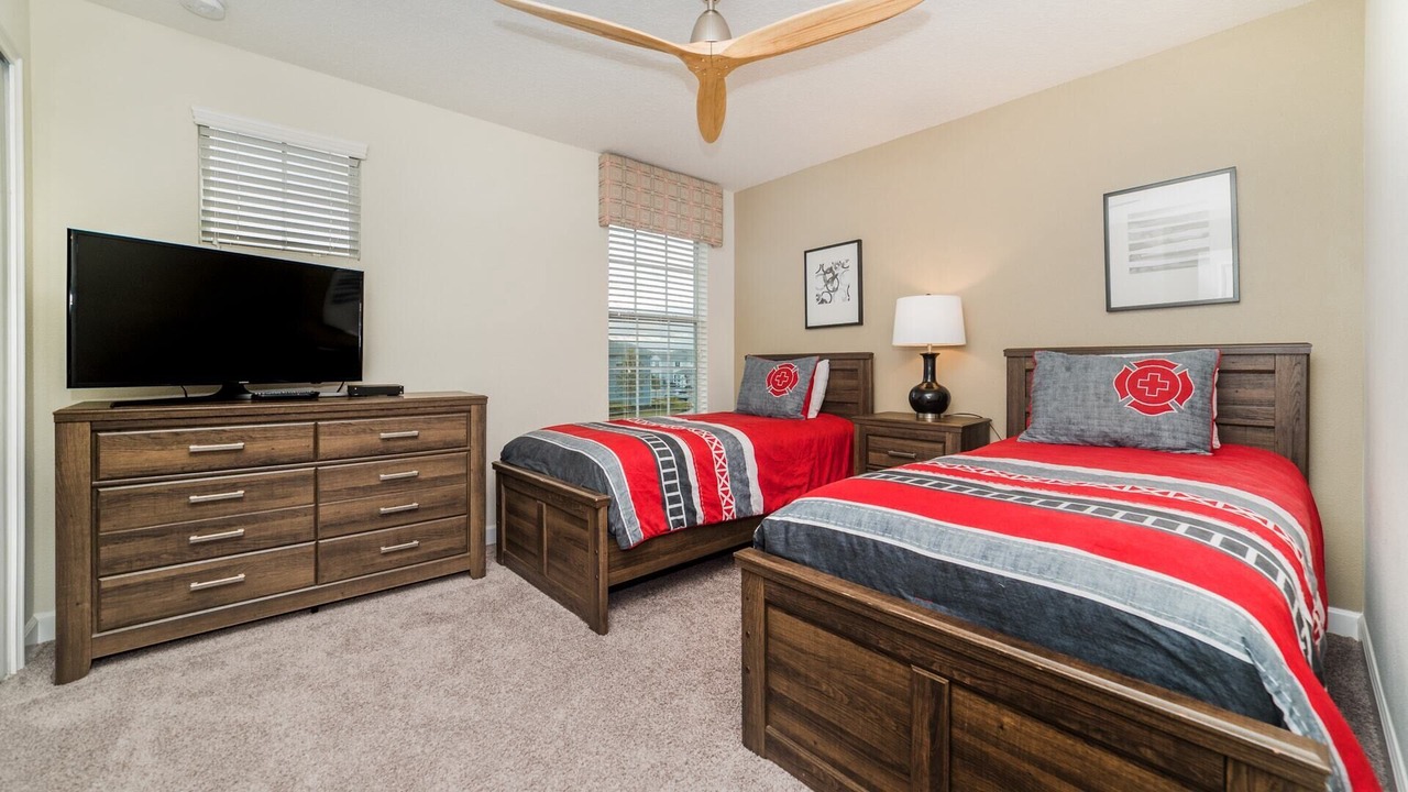 Photo of Bedroom in Bay Lake