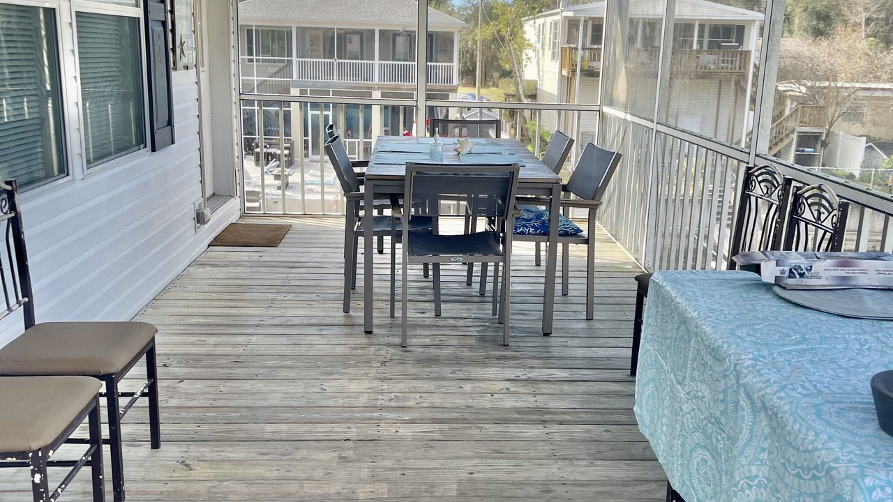 Photo of Patio Balcony in Weeki Wachee Gardens