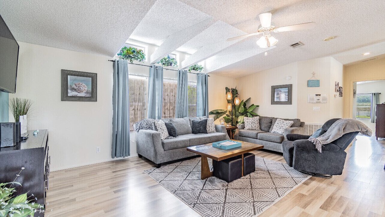 Photo of Bedroom in Weeki Wachee Gardens