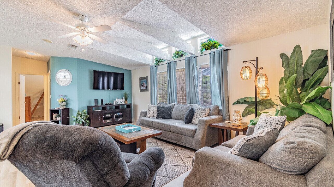 Photo of Bedroom in Weeki Wachee Gardens