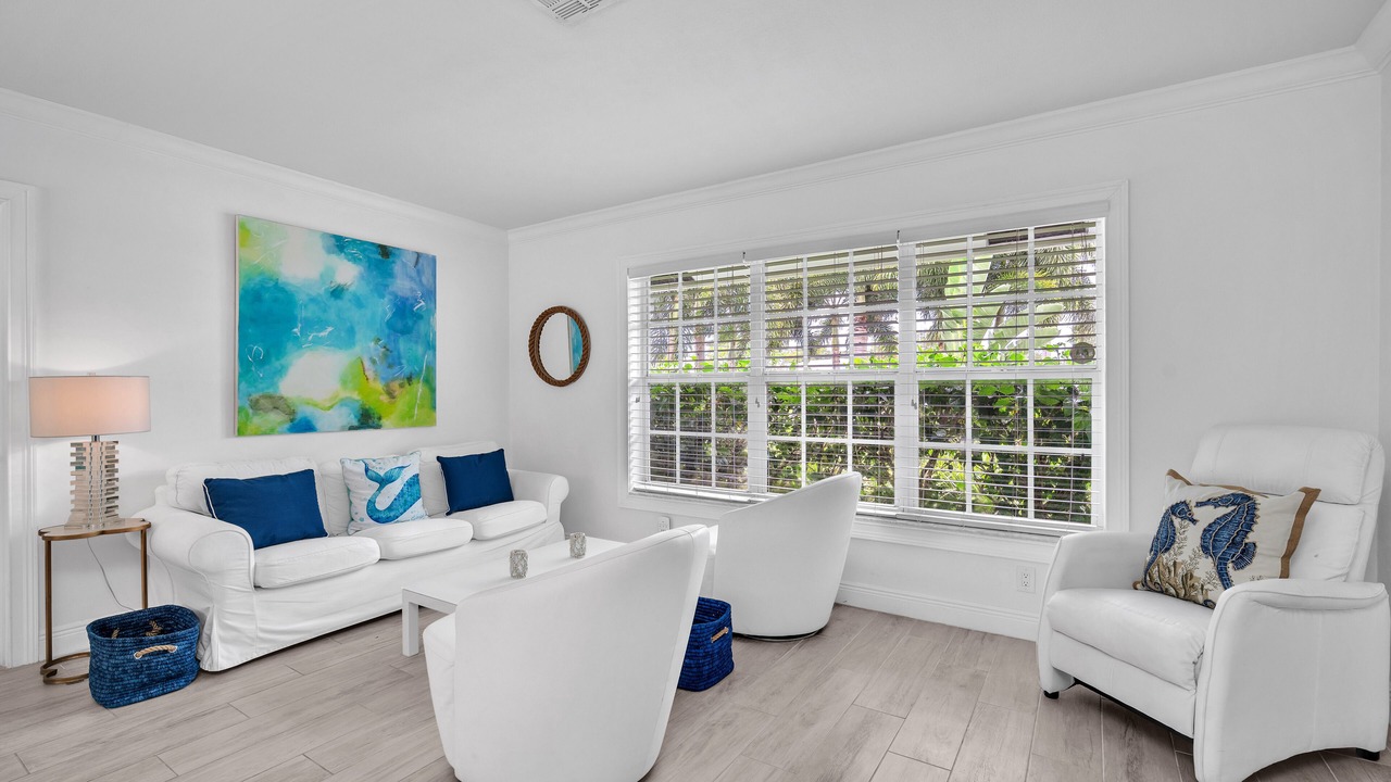 Photo of Livingroom in Lake Ida Shores