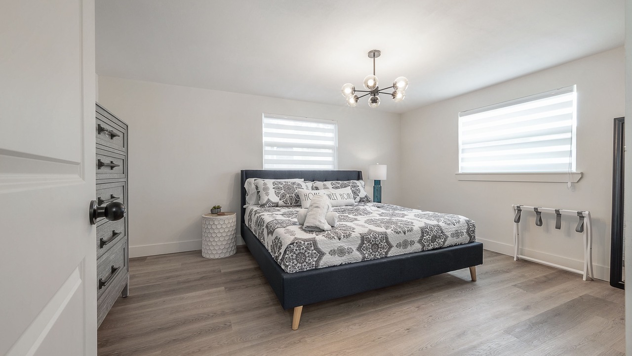 Photo of Bedroom in Bearss Plaza