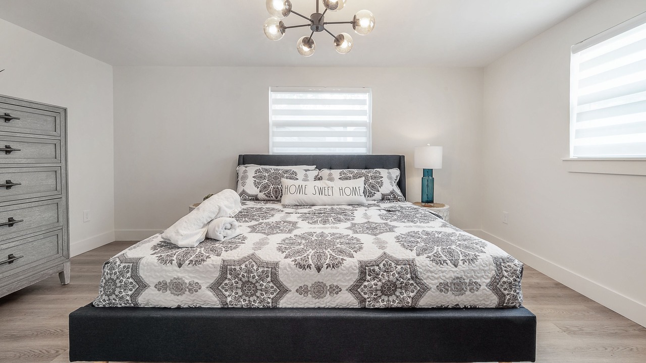 Photo of Bedroom in Bearss Plaza