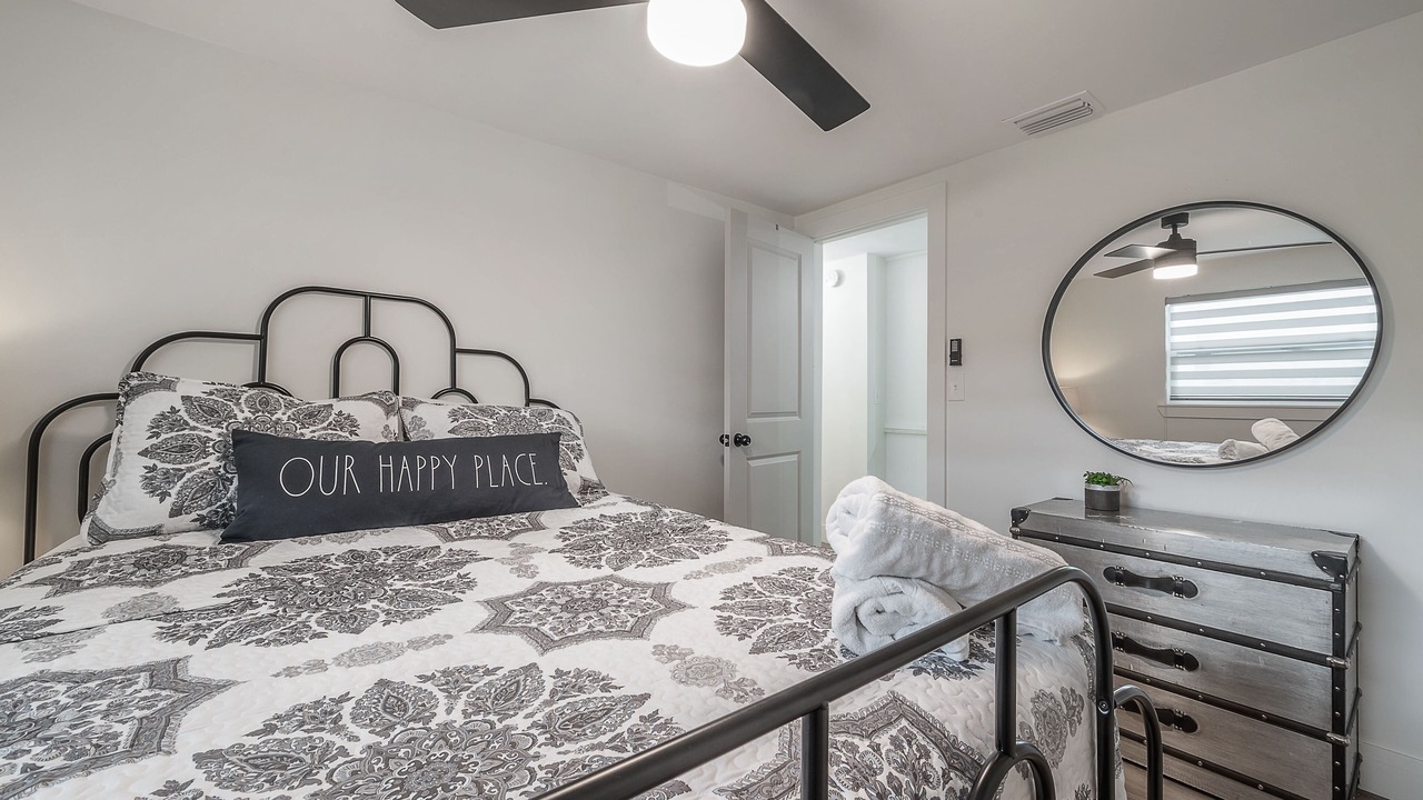 Photo of Bedroom in Bearss Plaza
