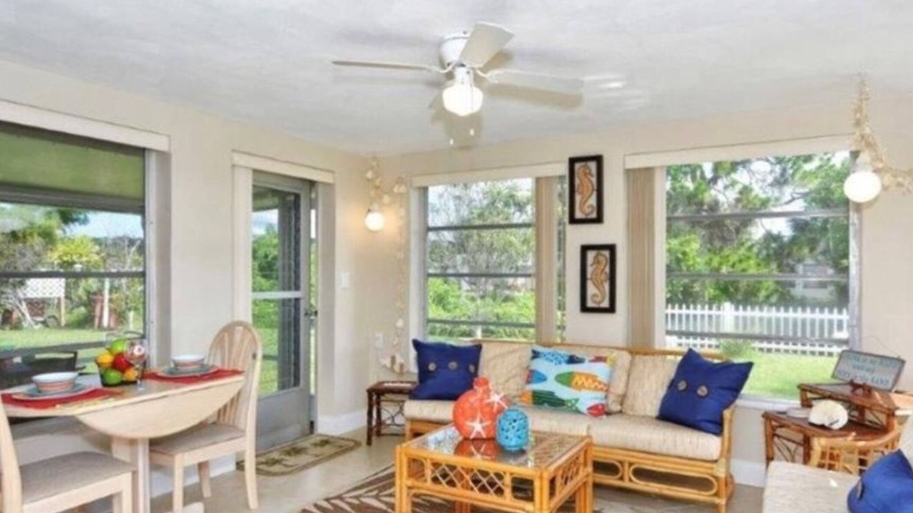 Photo of Livingroom in Englewood South