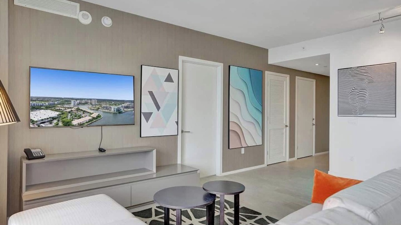 Photo of Livingroom in Hollywood South Central Beach