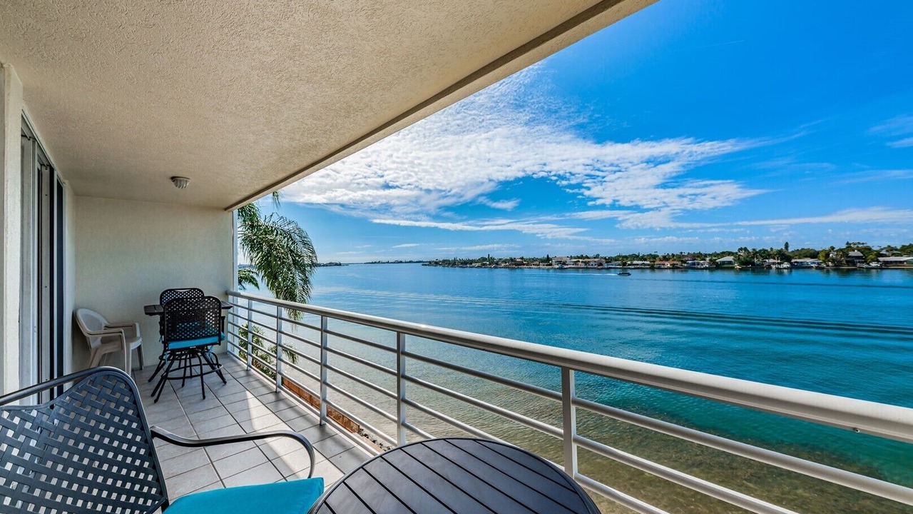 Photo of Patio Balcony in St. Petersburg