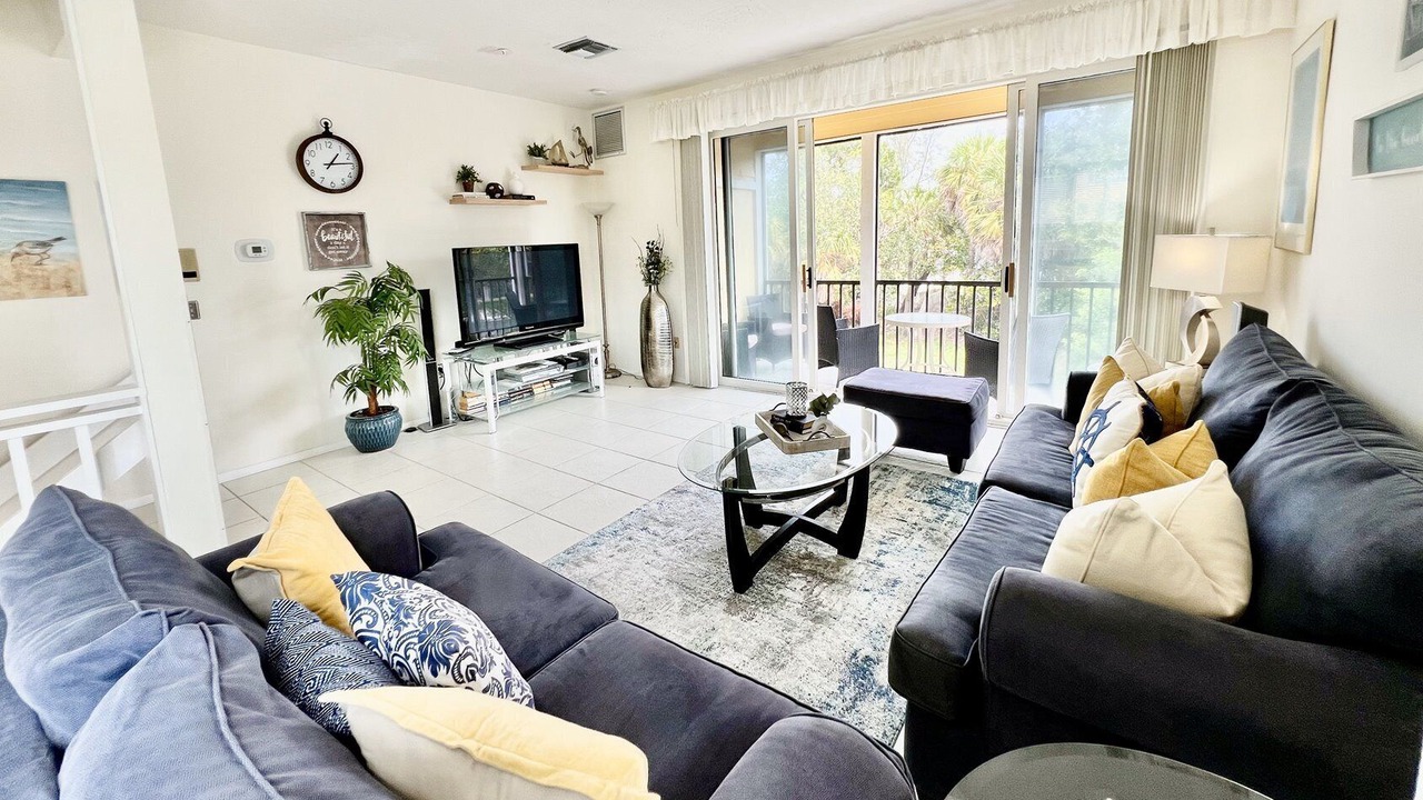 Photo of Livingroom in Whitney Beach