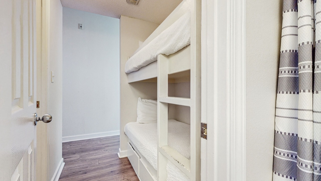 Photo of Bedroom in Gulf Place