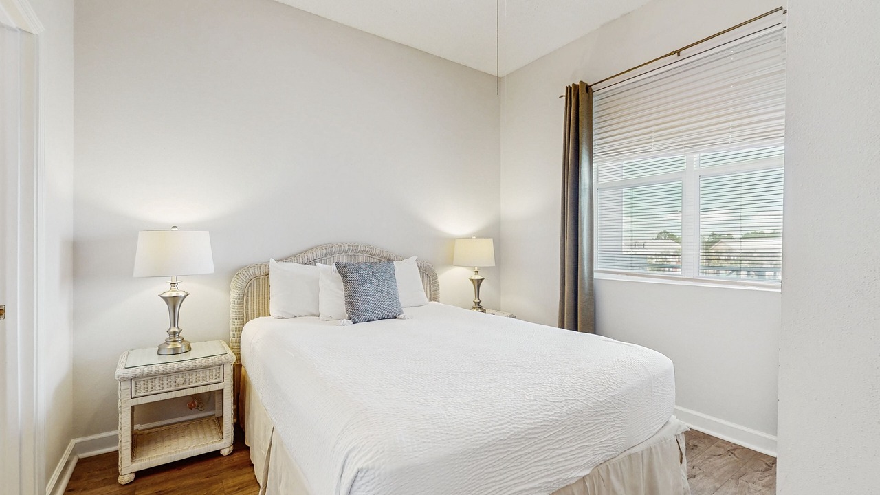 Photo of Bedroom in Gulf Place