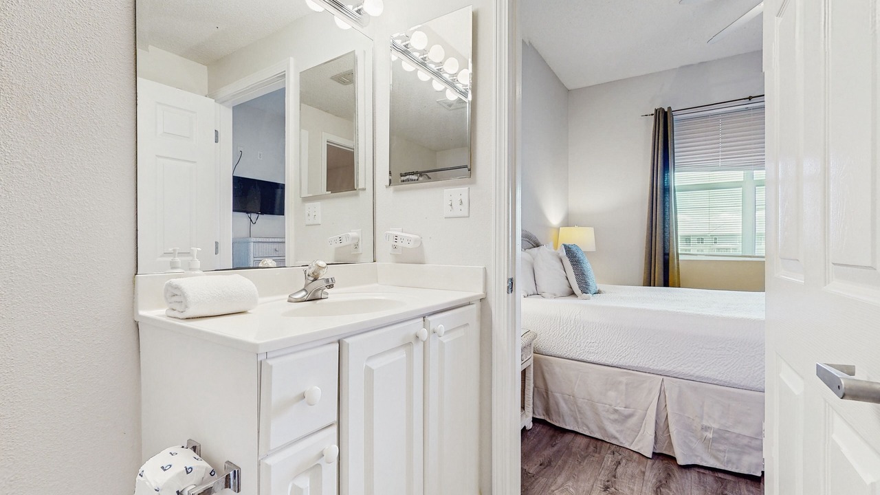 Photo of Bedroom in Gulf Place