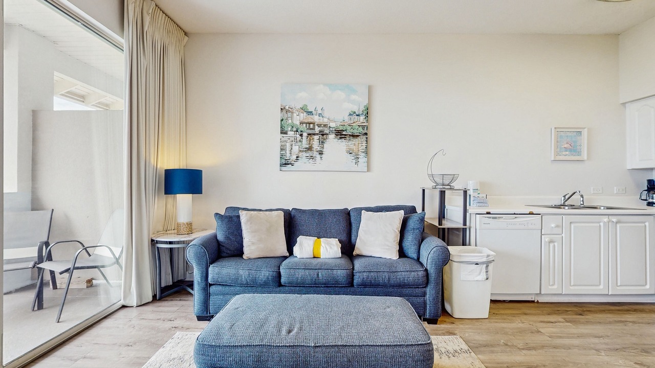 Photo of Livingroom in Gulf Place