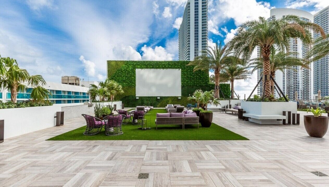 Photo of Outdoor in Hollywood South Central Beach