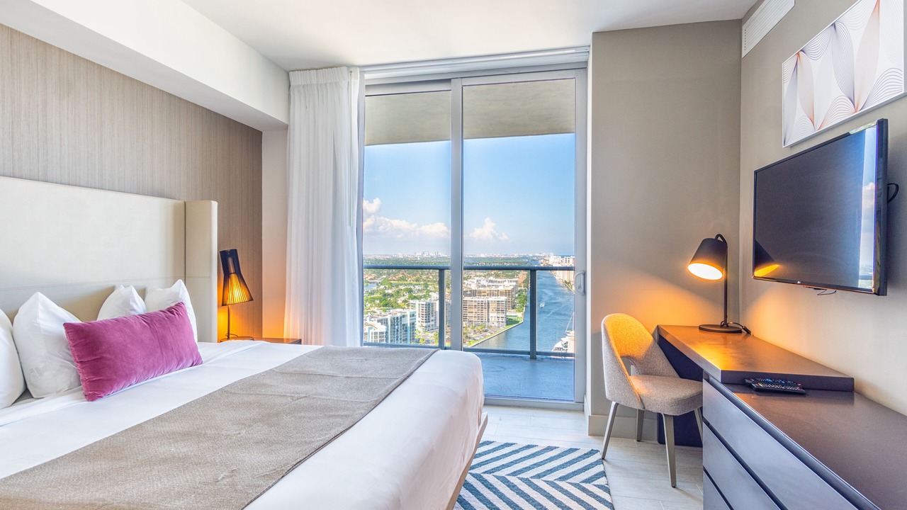 Photo of Bedroom in Hollywood South Central Beach