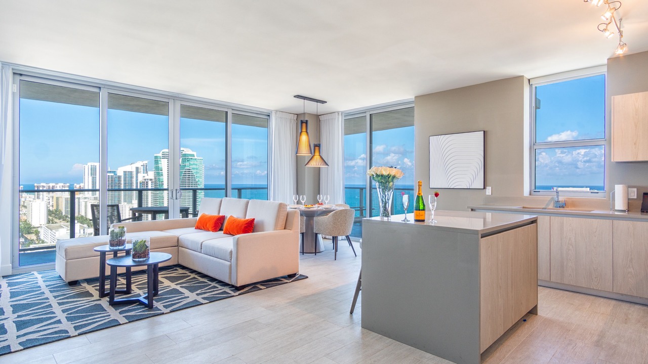 Photo of Livingroom in Hollywood South Central Beach