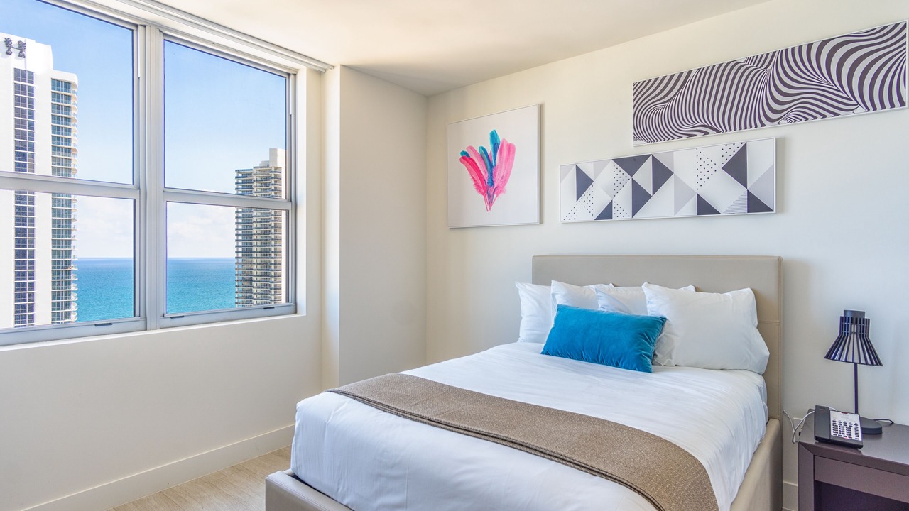 Photo of Bedroom in Hollywood South Central Beach