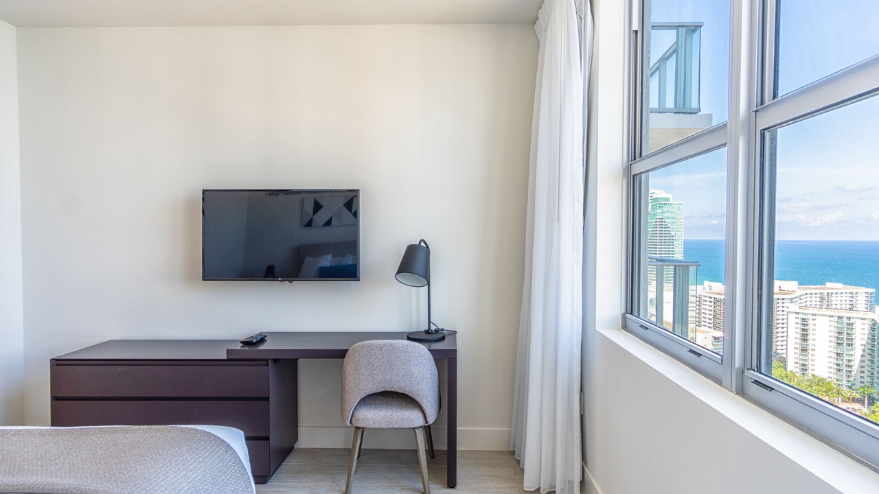 Photo of Bedroom in Hollywood South Central Beach
