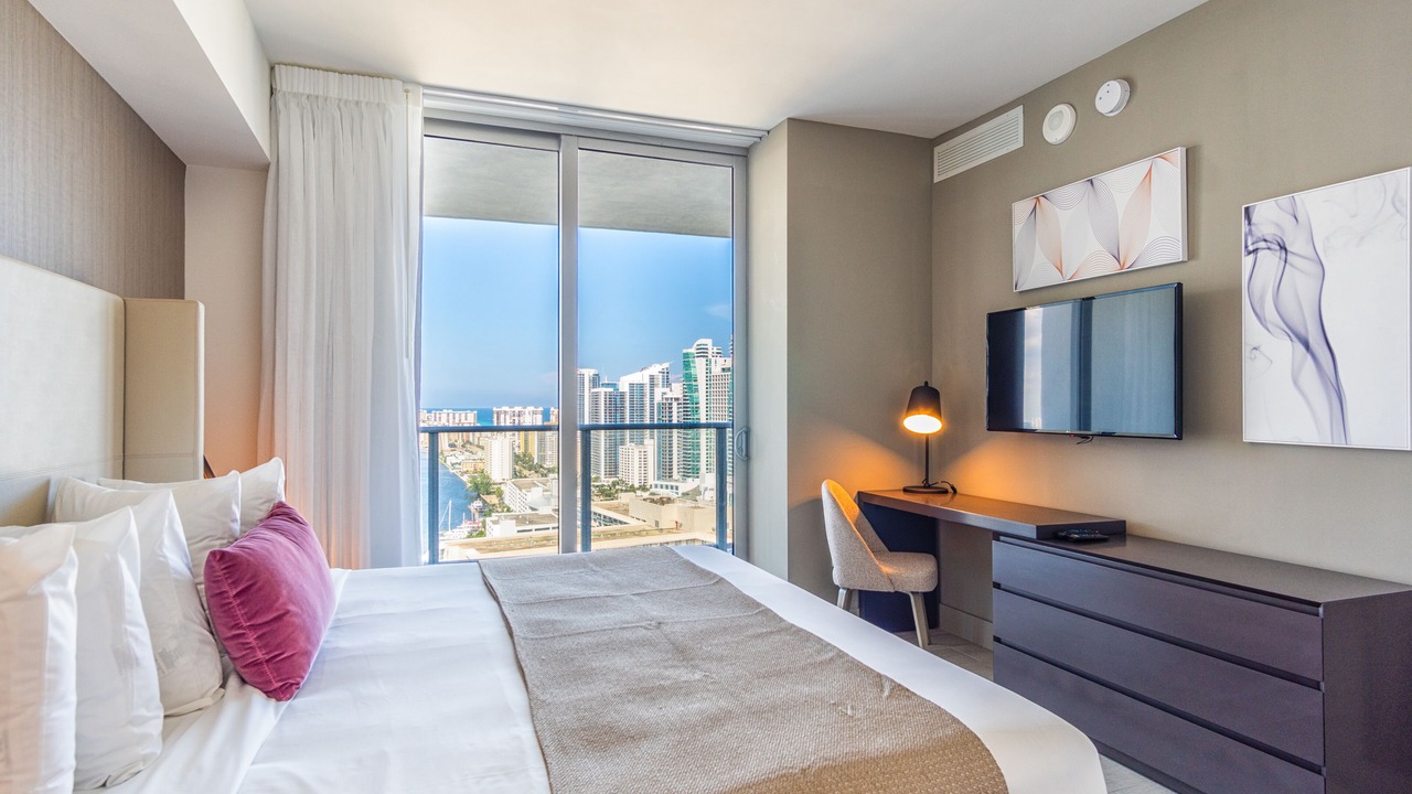 Photo of Bedroom in Hollywood South Central Beach