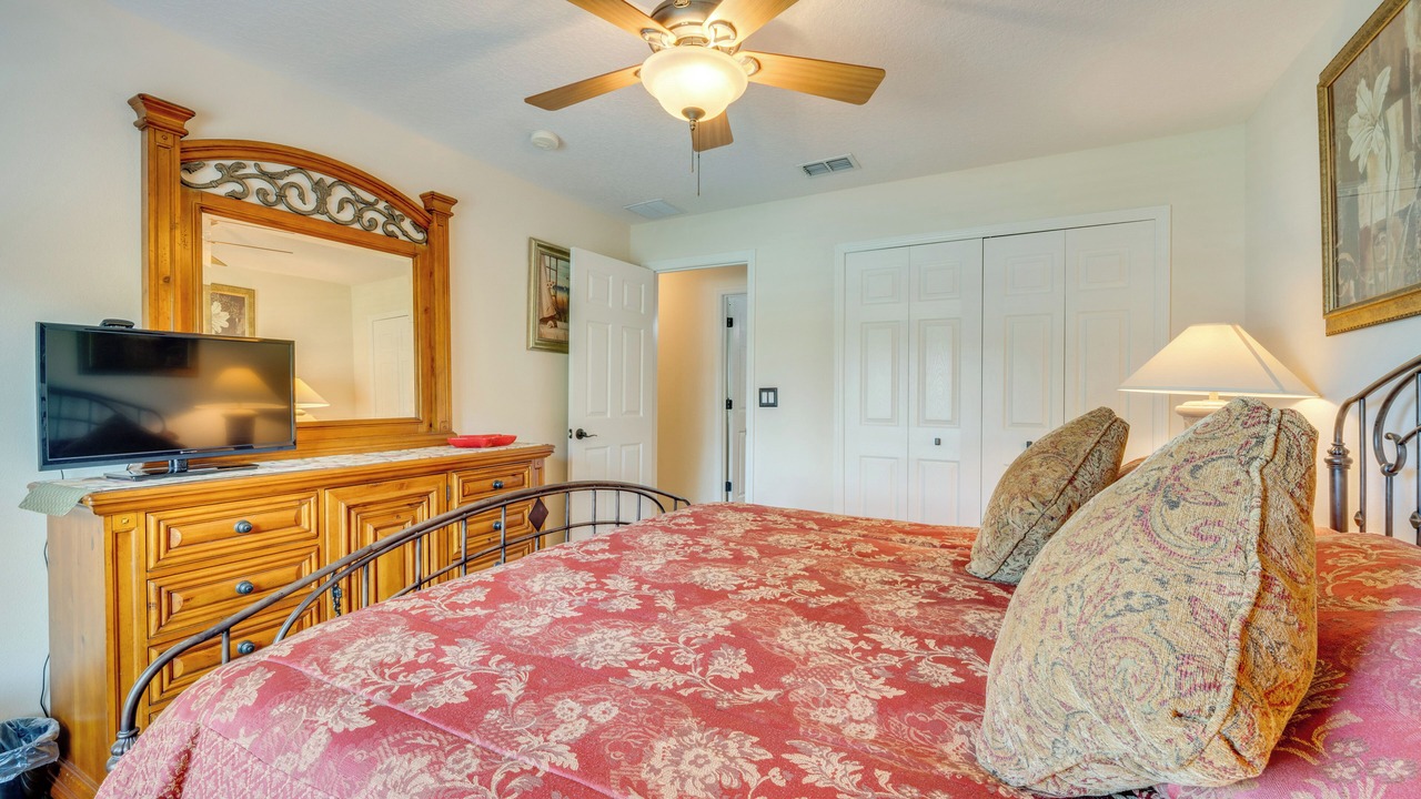 Photo of Bedroom in Orange Tree