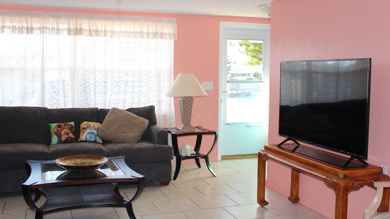 Photo of Livingroom in Forest Hills