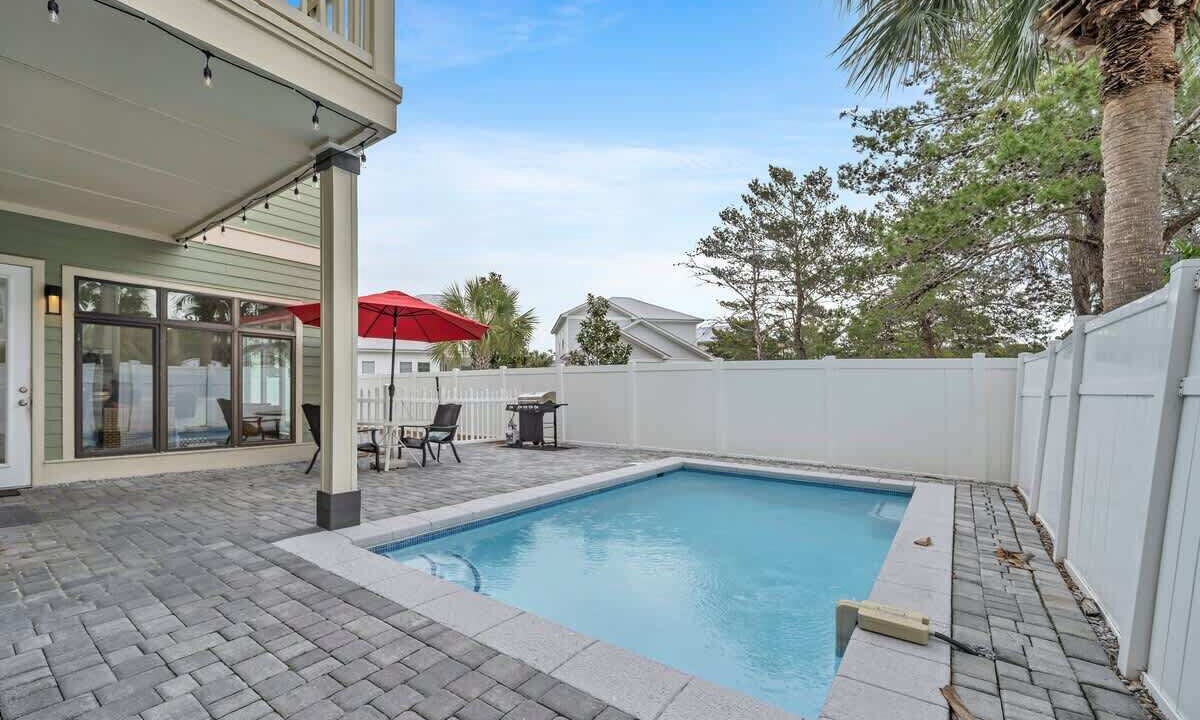 Photo of Outdoor in Emerald Waters Village