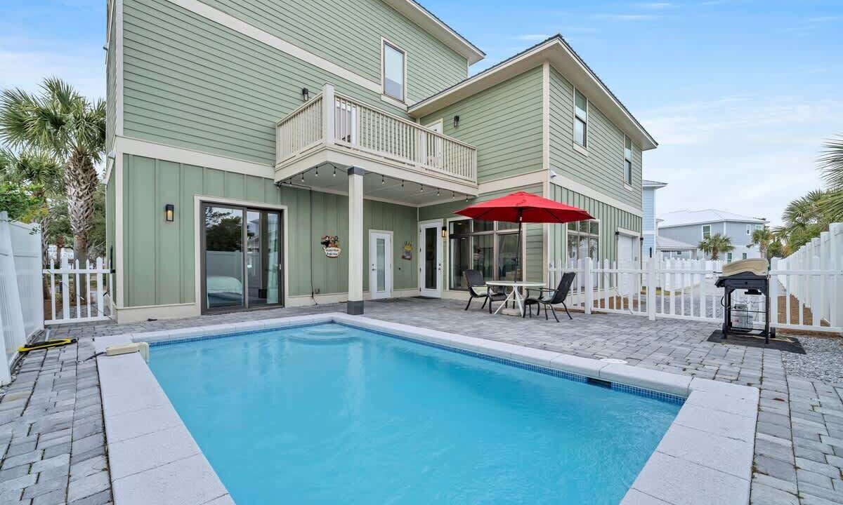 Photo of Outdoor in Emerald Waters Village