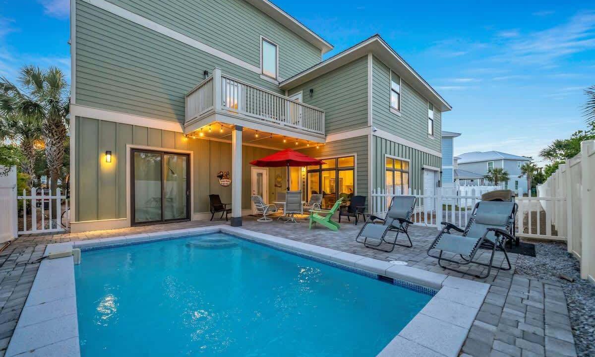 Photo of Outdoor in Emerald Waters Village