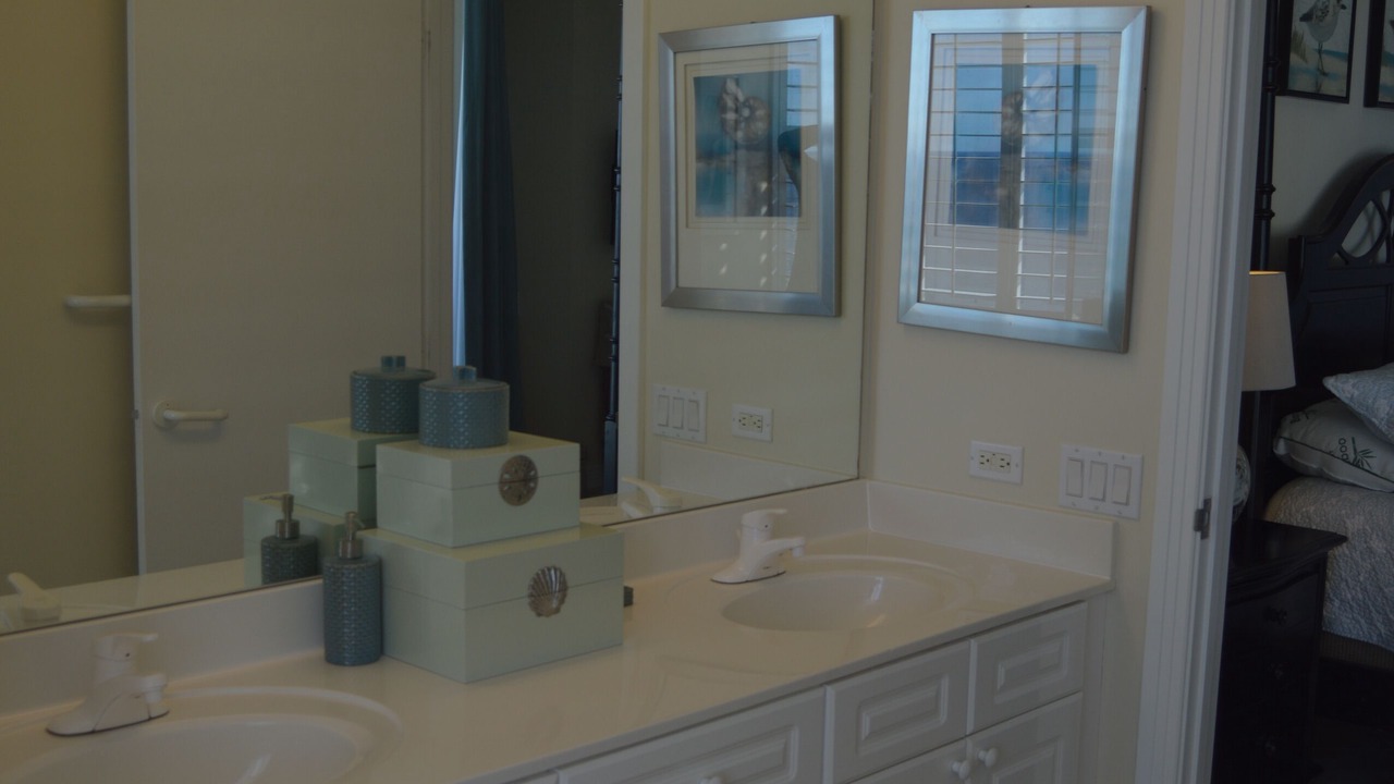 Photo of Bathroom in Navarre Beach