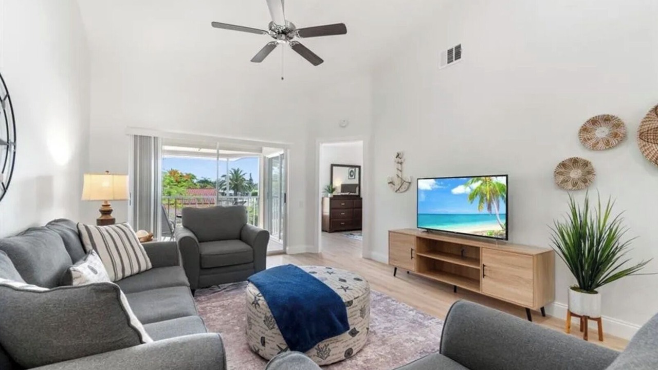 Photo of Livingroom in Bonita Shores