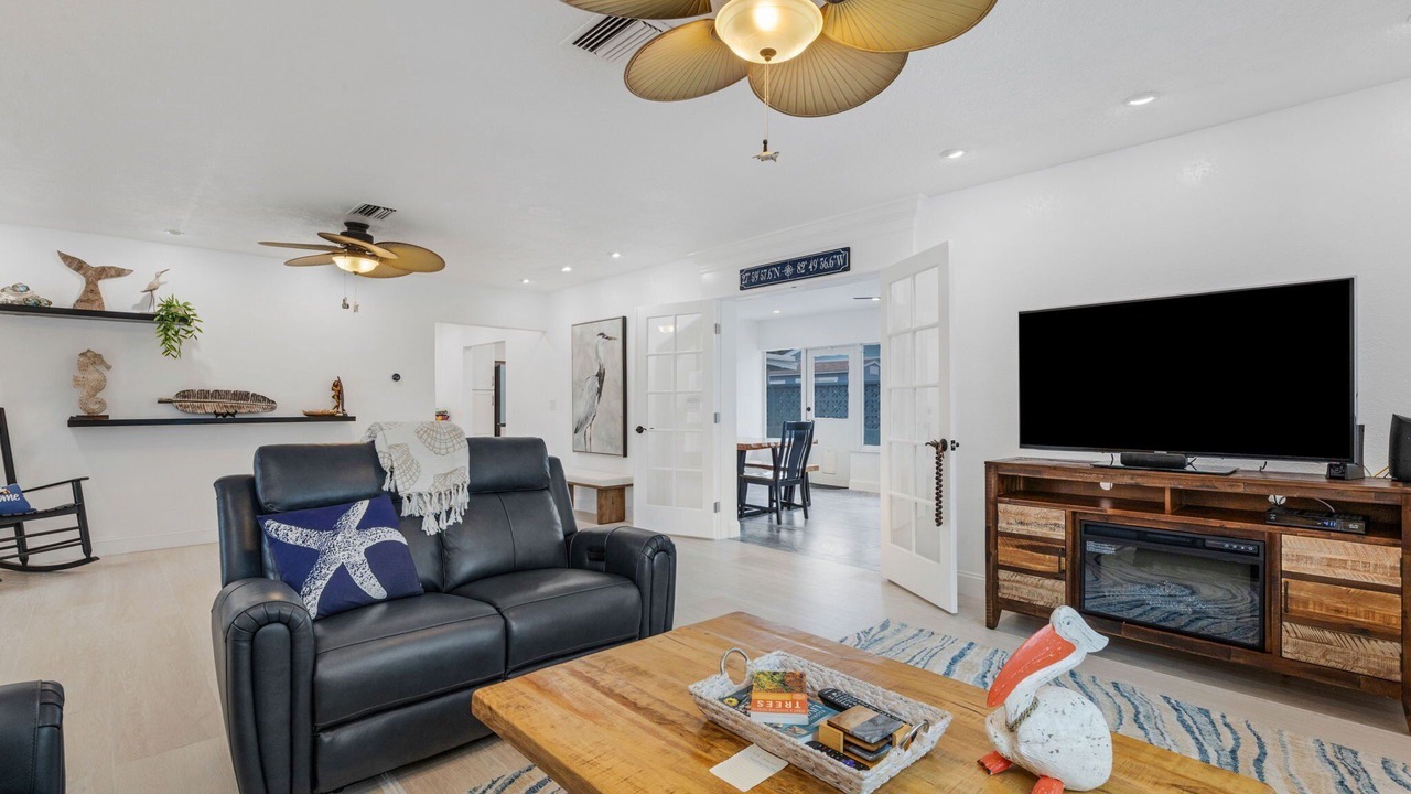 Photo of Livingroom in Bay Esplanade