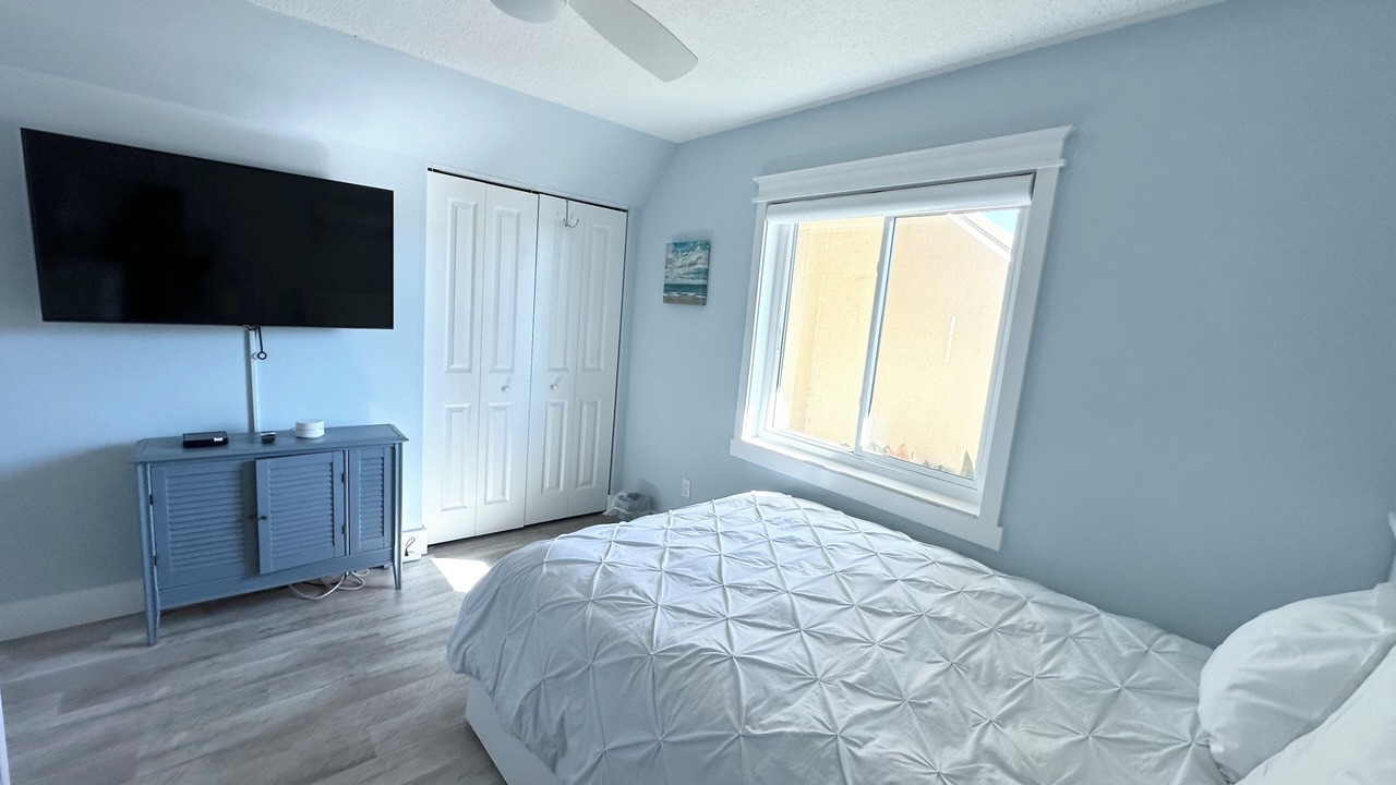 Photo of Bedroom in Crescent Beach