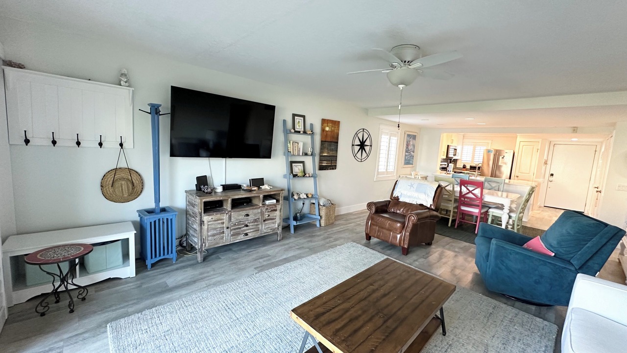 Photo of Livingroom in Crescent Beach