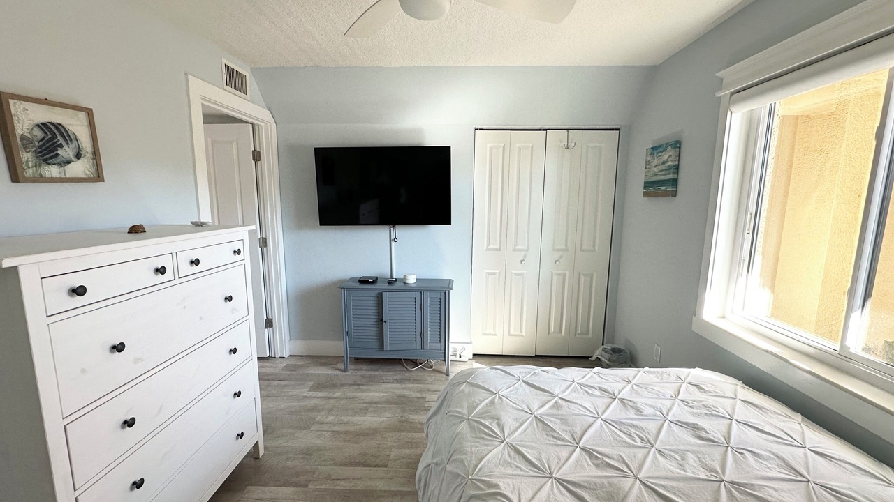 Photo of Bedroom in Crescent Beach
