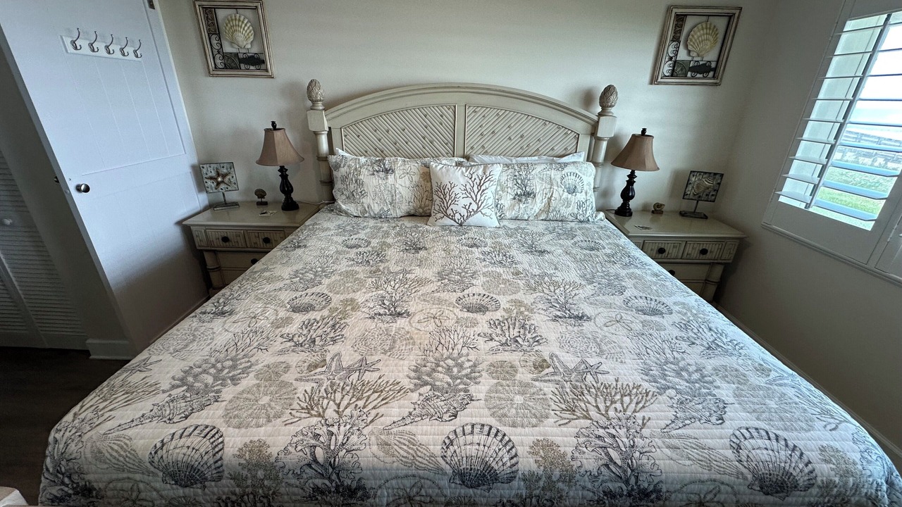 Photo of Bedroom in Crescent Beach