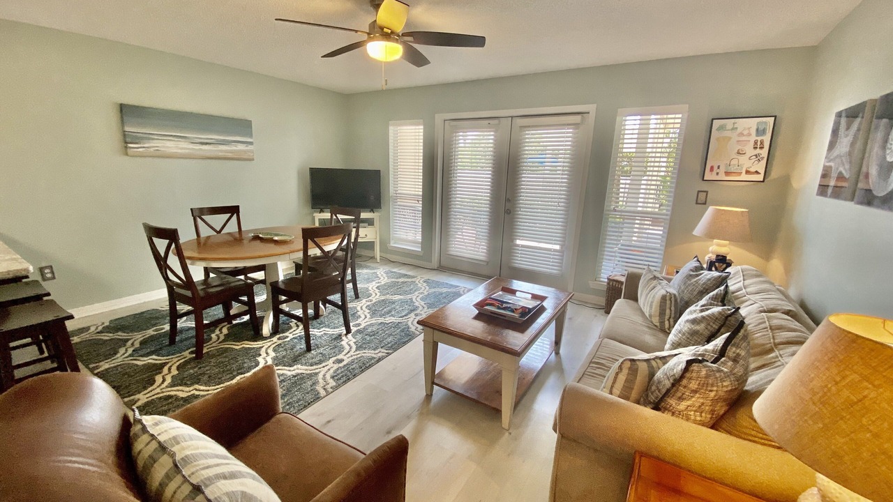Photo of Livingroom in Gulf Place