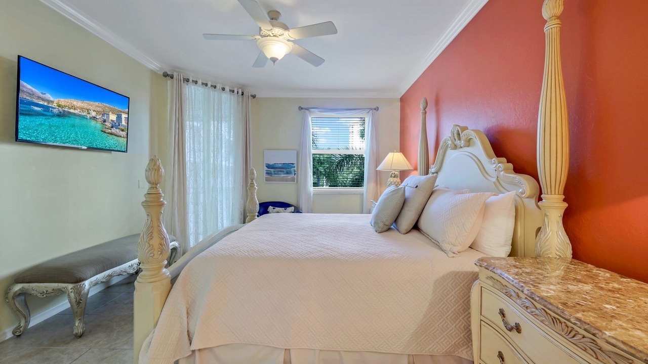 Photo of Bedroom in Vanderbilt Beach