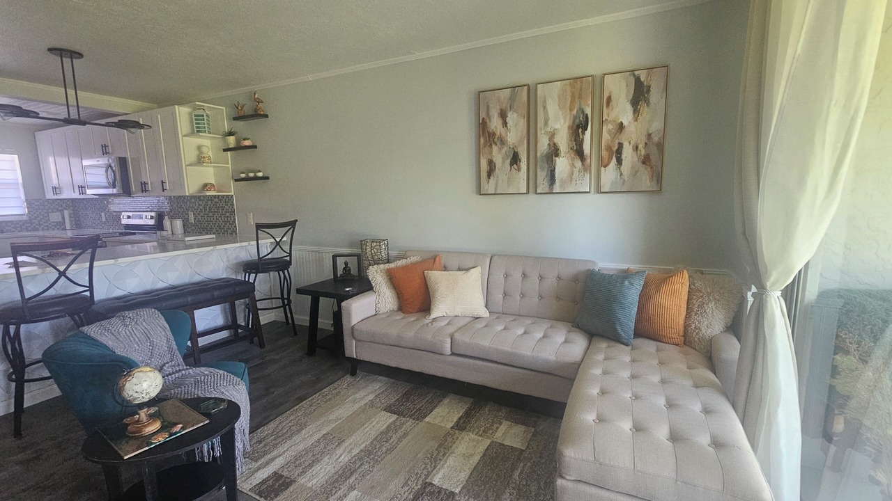 Photo of Livingroom in Central Naples