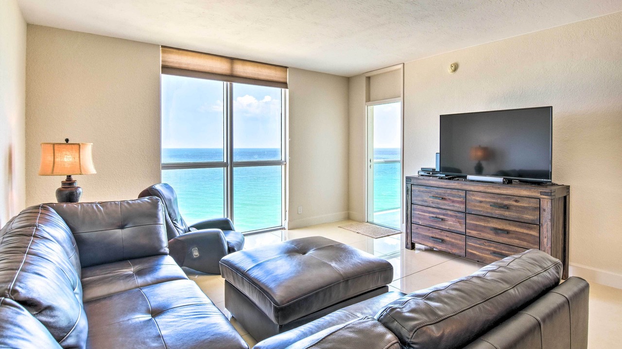 Photo of Bedroom in Hollywood South Central Beach