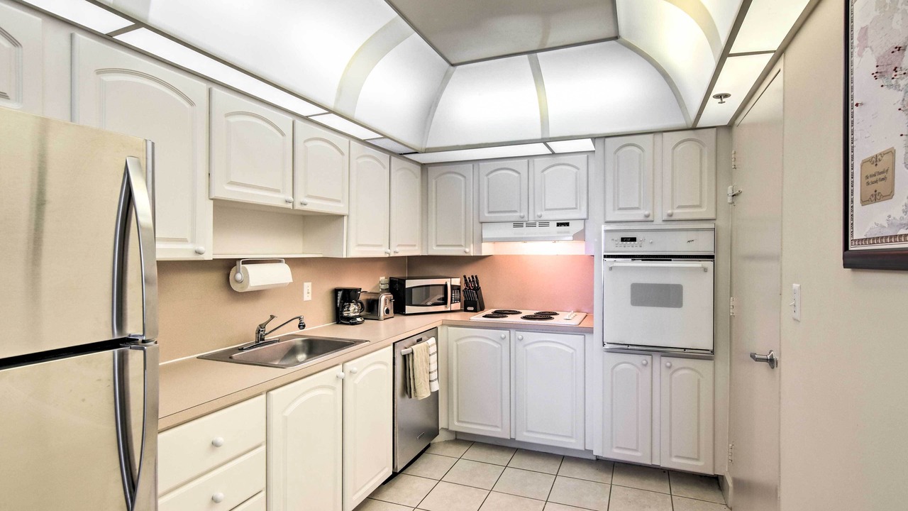 Photo of Kitchen in Hollywood South Central Beach