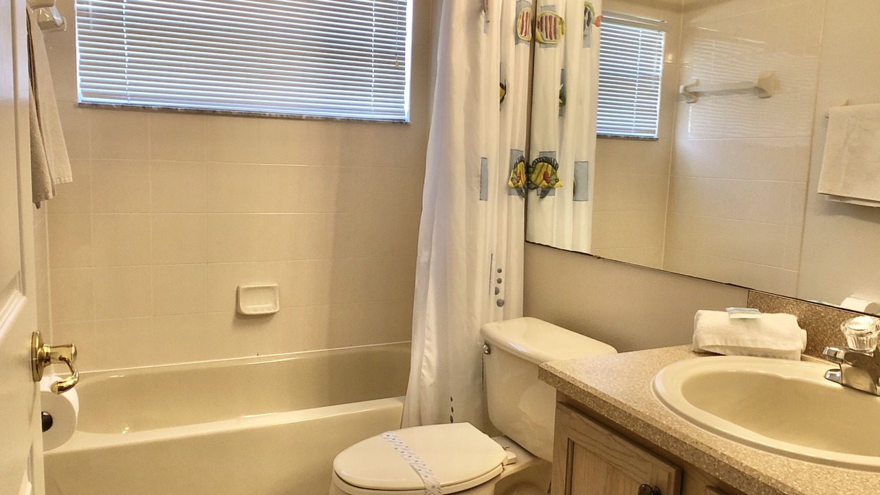 Photo of Bathroom in Orange Tree