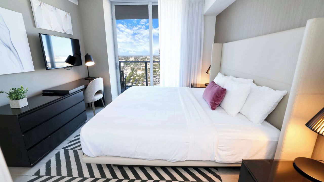 Photo of Bedroom in Hollywood South Central Beach