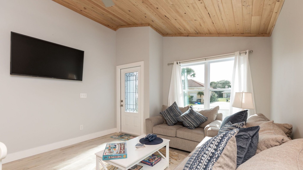 Photo of Livingroom in Coquina Gables