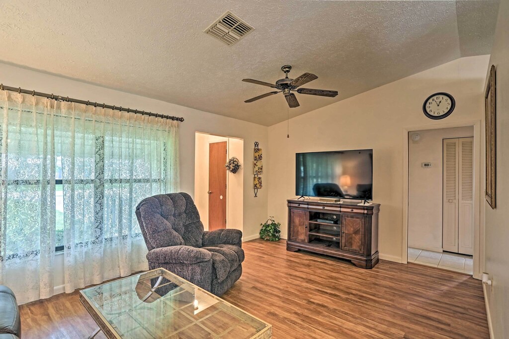 Photo of Livingroom in Highland