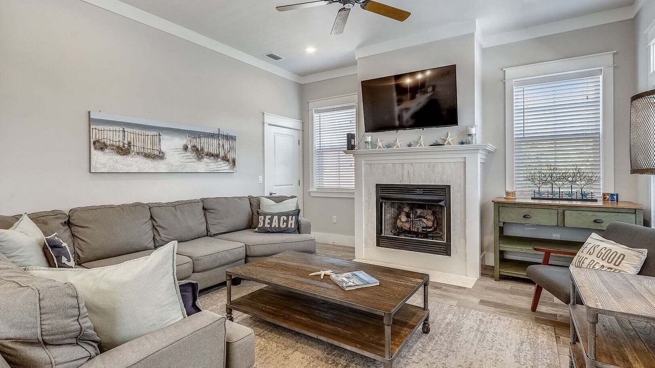 Photo of Livingroom in Emerald Waters Village