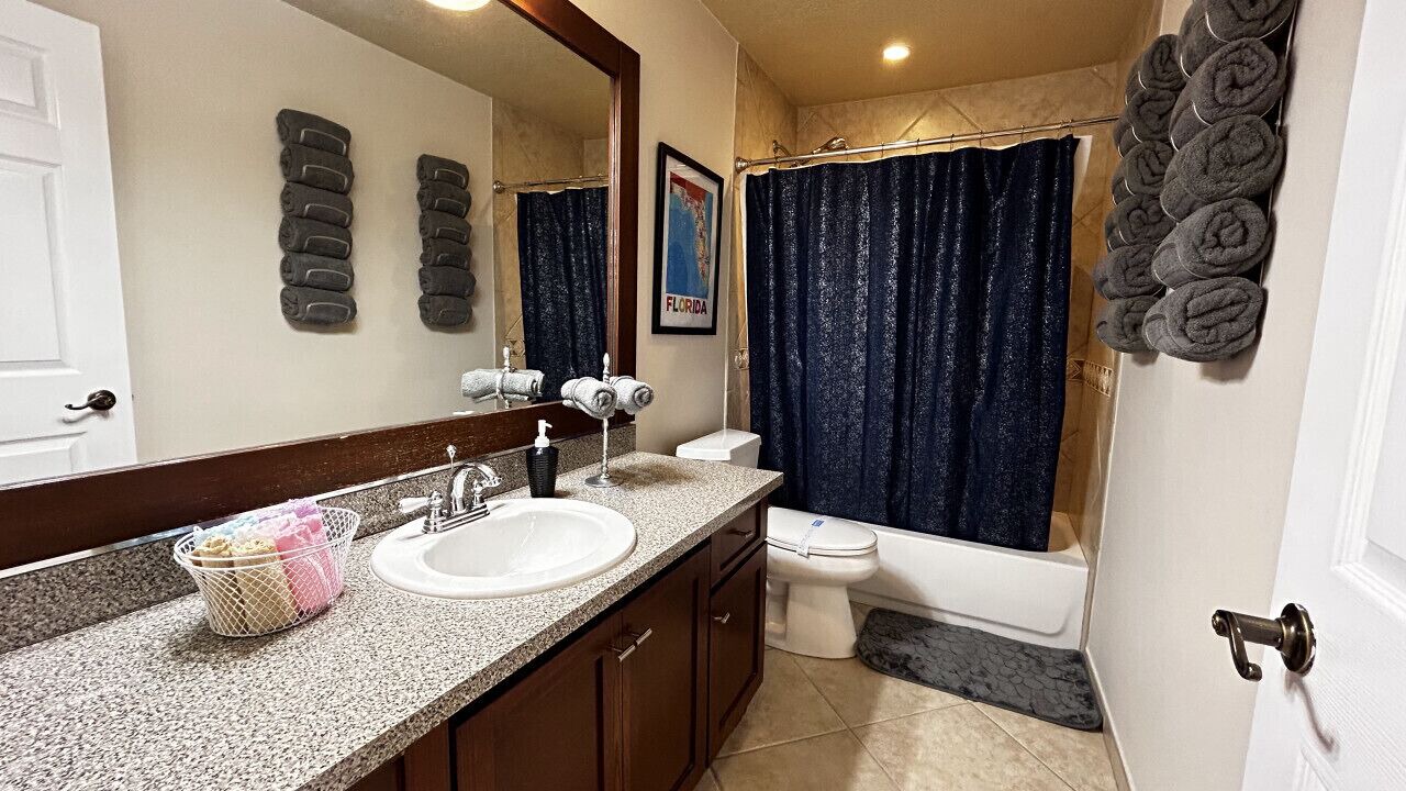 Photo of Bathroom in Sunset