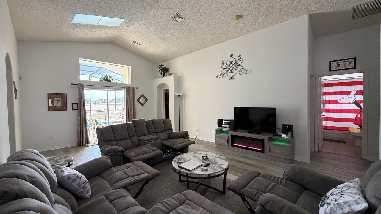 Photo of Livingroom in Windsor Palms